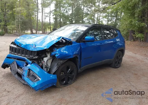 2018 Jeep Compass Altitude 4X4 from USA, damaged, VIN 3C4NJDBB2JT299195